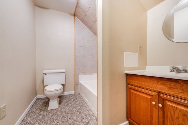 Building Photo - Spacious Cambridge City Home