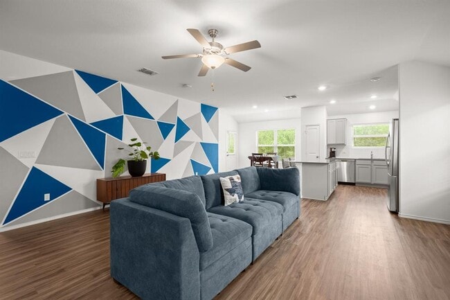 Building Photo - 4000 Fort Collins Way