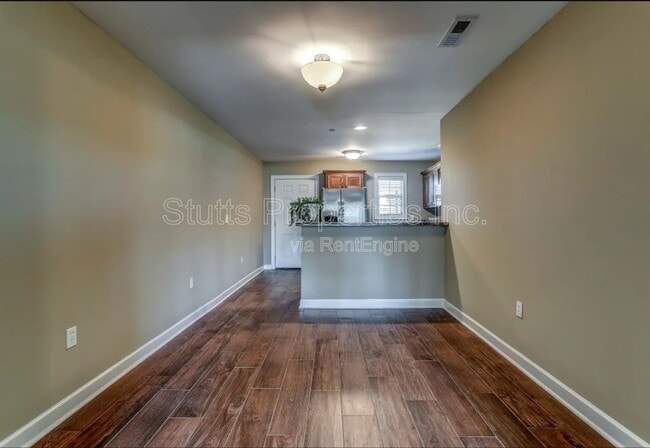 Building Photo - 145 Bruin Dr