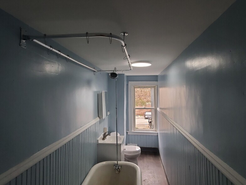 Building Photo - 546 Larimer Ave
