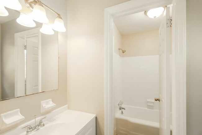 Building Photo - 6276 Harbin Woods Dr