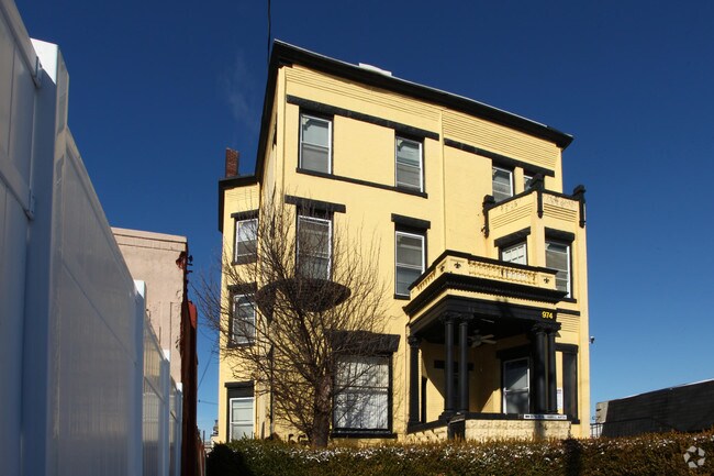 Building Photo - Dimitrov Apartments