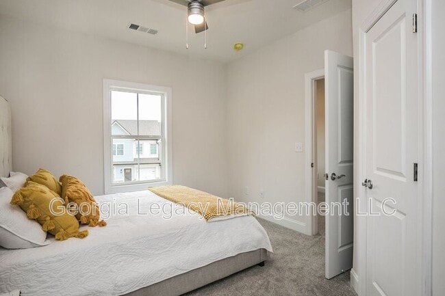 Building Photo - 123 Magnolia Pl