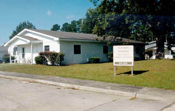 Building Photo - Clinton Crossing