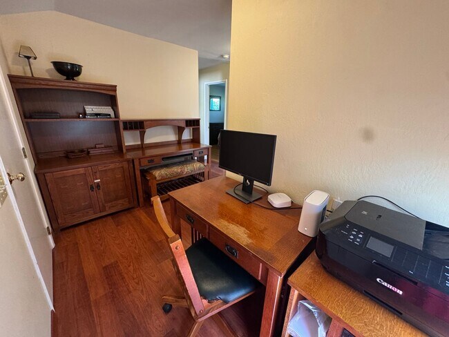 Building Photo - Fully Furnished 3BED/2BATH SFH For Rent in the Desirable City of San Leandro, Ca!!!!