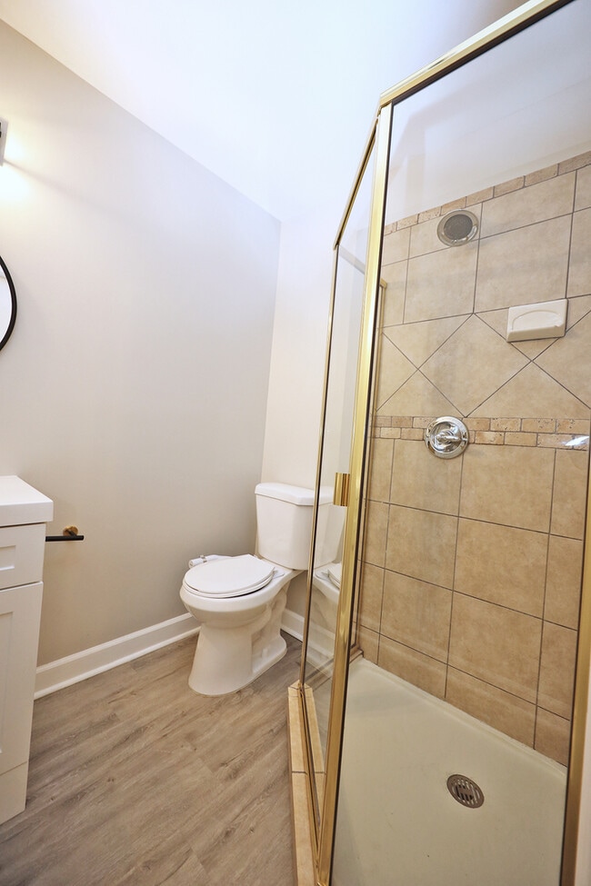 Building Photo - 661 Sycamore Dr