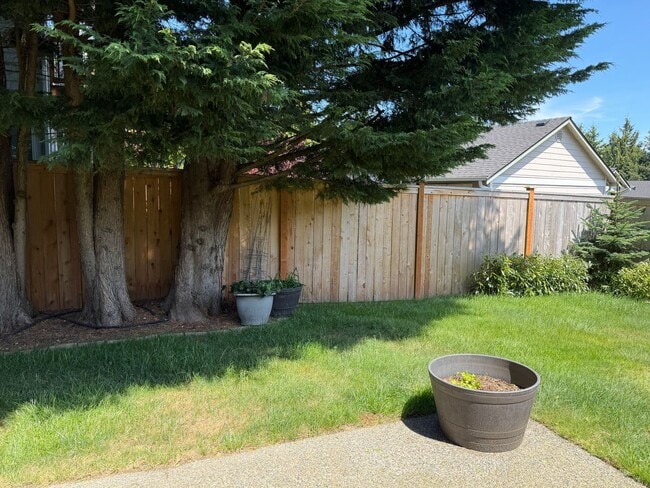 Building Photo - Everett 3 Bedroom Rambler