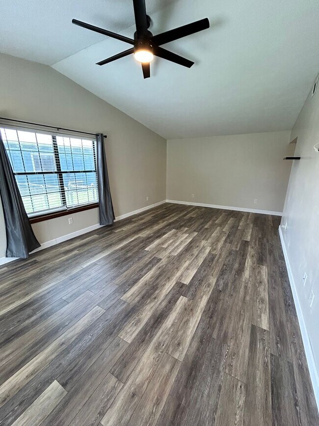 Building Photo - 249 Hannover Cir