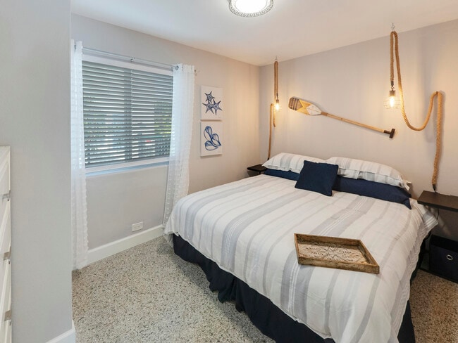 Building Photo - 1258 Beach Rd