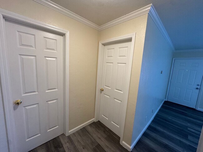 Building Photo - Welcome to SkyView Villa & Somerset Apartm...