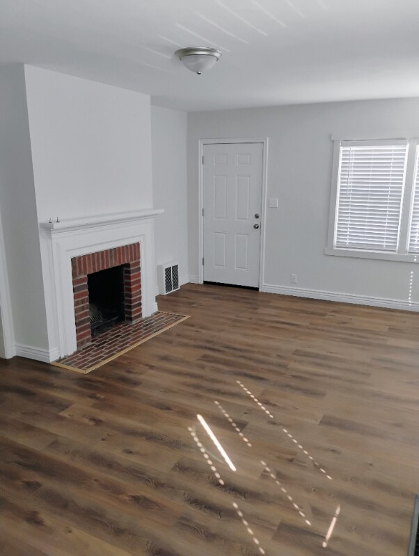 Building Photo - 380 E 100 N