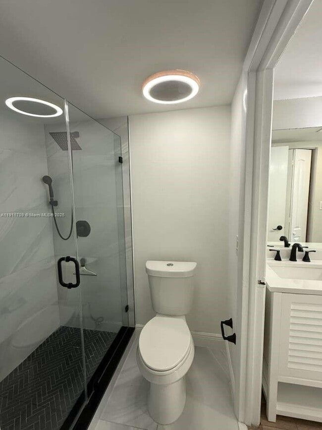 Building Photo - 6820 Indian Creek Dr