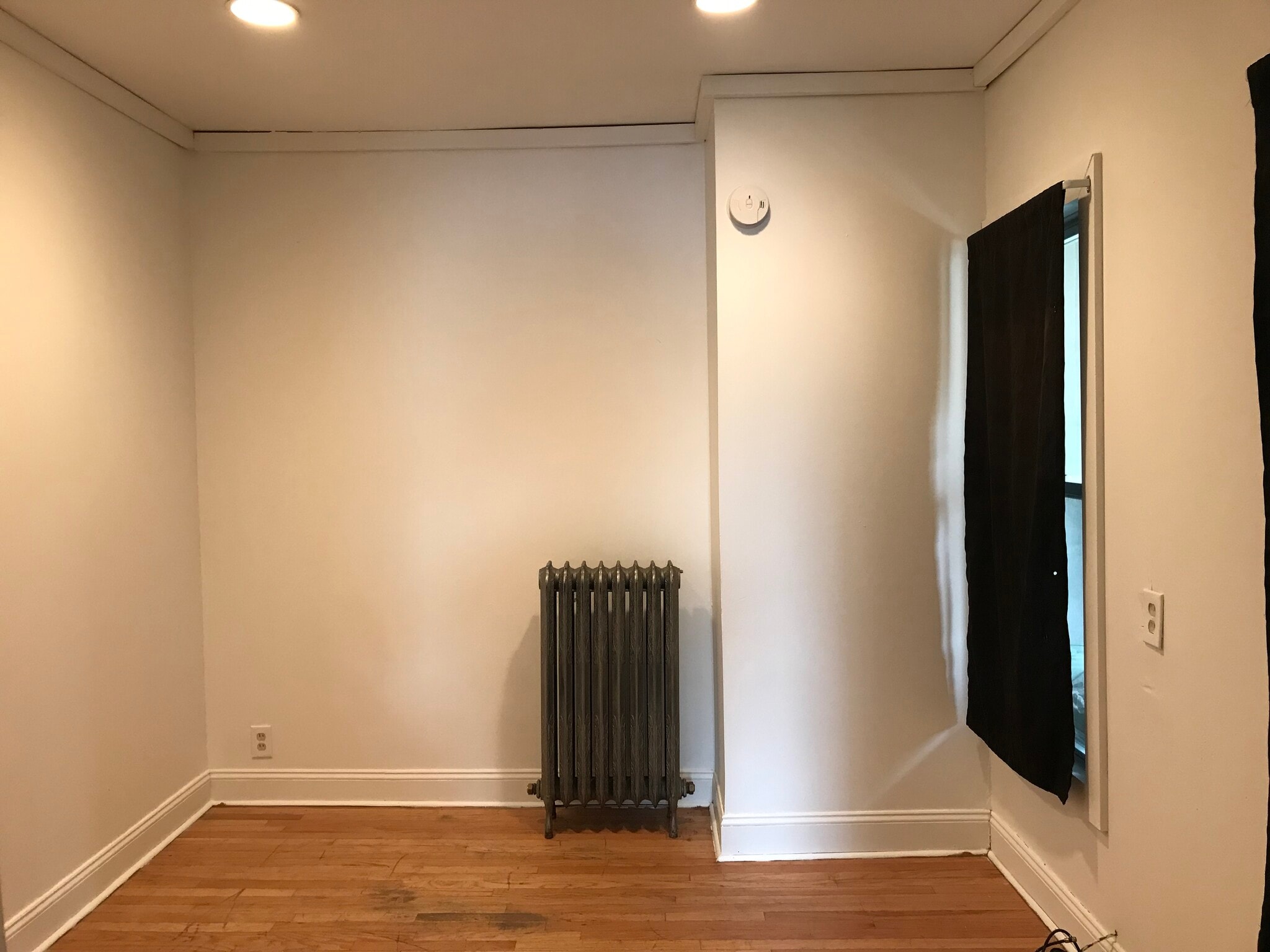 Building Photo - 2007 Broadway St