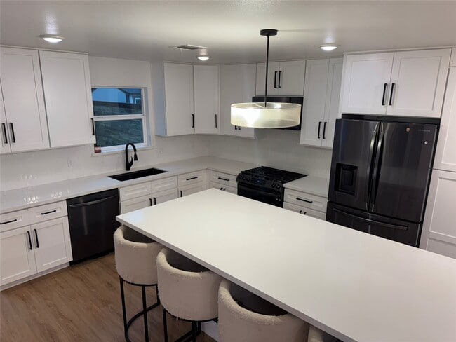 Building Photo - 8125 Sunnyhill St