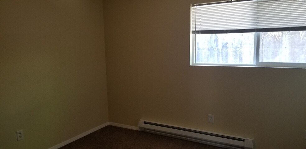 Building Photo - 509 Constitution Ave S