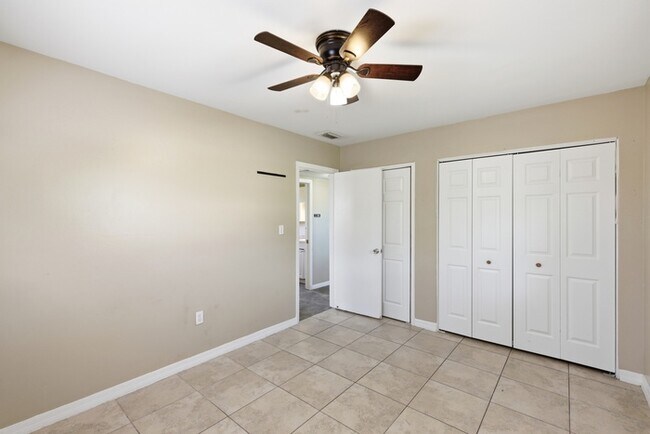 Building Photo - 1107 Jamela Dr