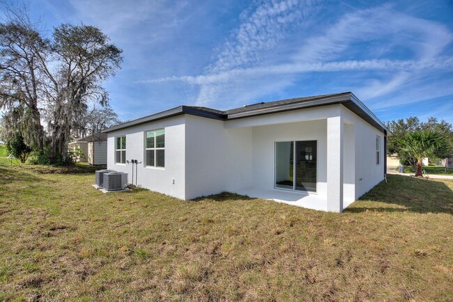 Building Photo - 740 Fraser Ct