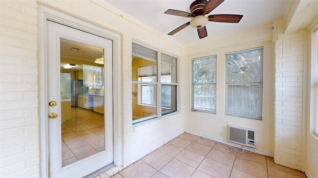 Building Photo - 327 Bernburg Ln