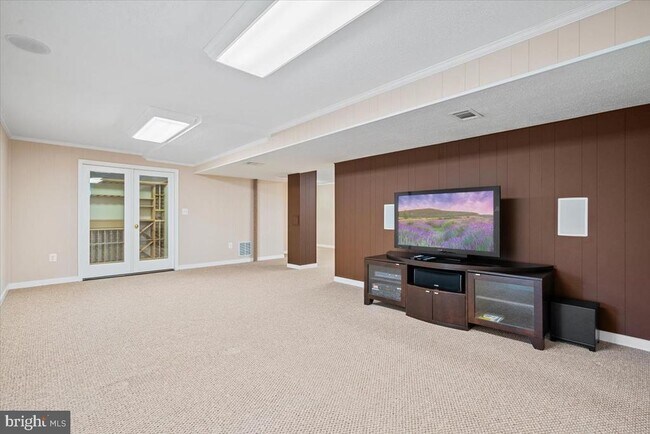 Building Photo - 11811 Dinwiddie Dr