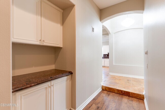 Building Photo - 750 Huntsdale Ct