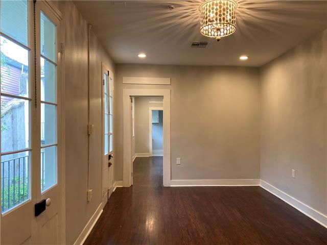 Building Photo - 1014 Royal St