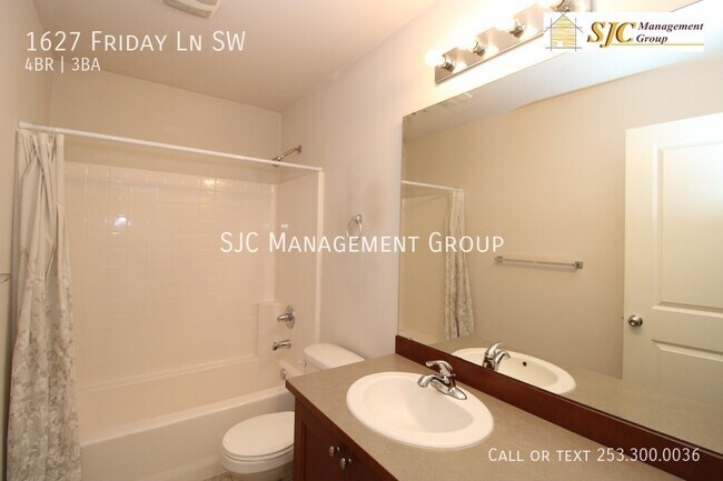 Building Photo - 1627 Friday Ln SW