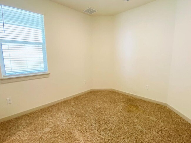 Building Photo - 10917 Tildon Ave