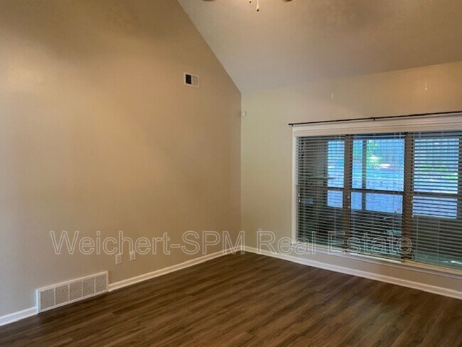 Building Photo - 3431 Valley Chase Ln