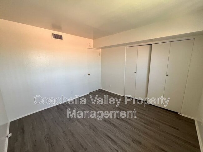 Building Photo - 550 El Cielo Rd