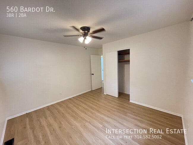 Building Photo - 560 Bardot Dr