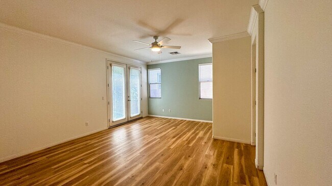 Building Photo - Discover your dream home in the heart of H...