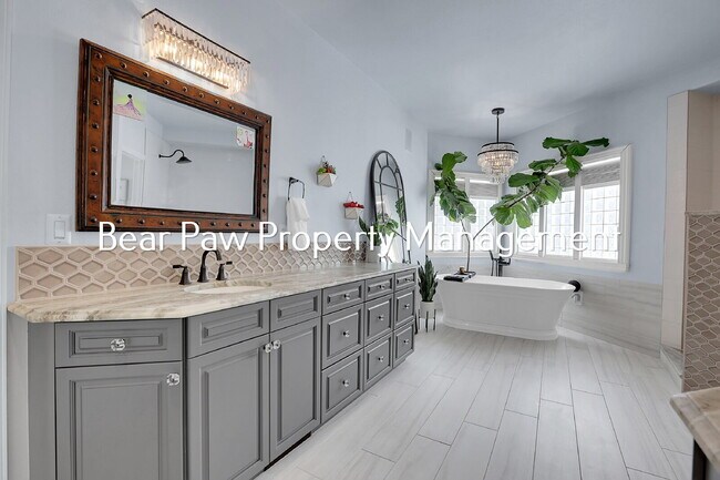 Building Photo - Stunning Home in the Ridge!!