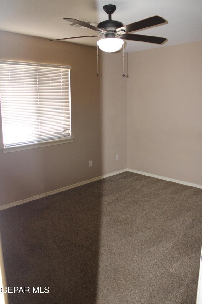 Building Photo - 3100 Amistoso St