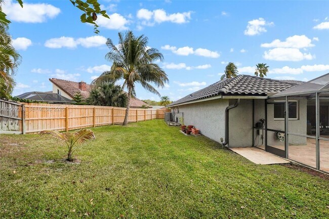 Building Photo - 6975 Bianchini Cir