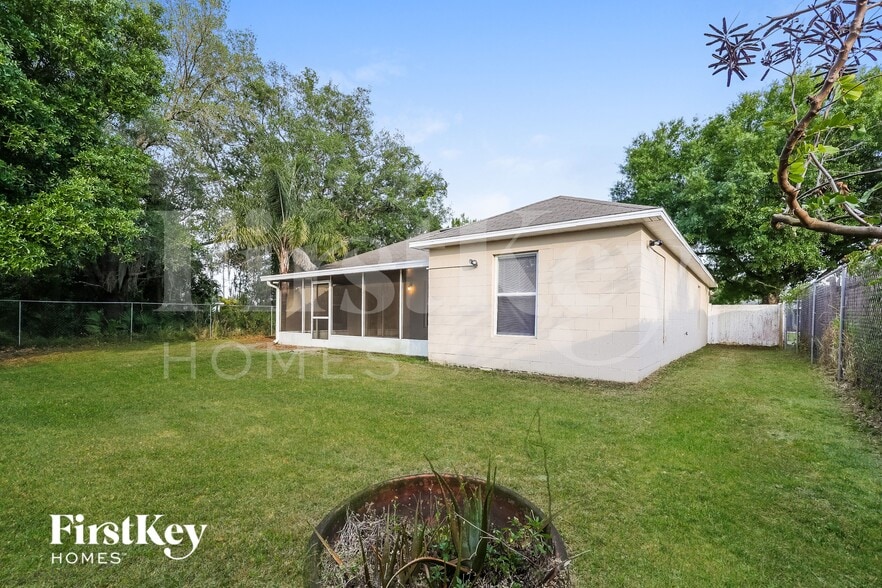 Building Photo - 468 Dove Dr