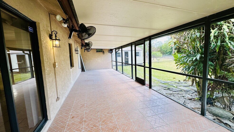 Building Photo - 11952 60th St N