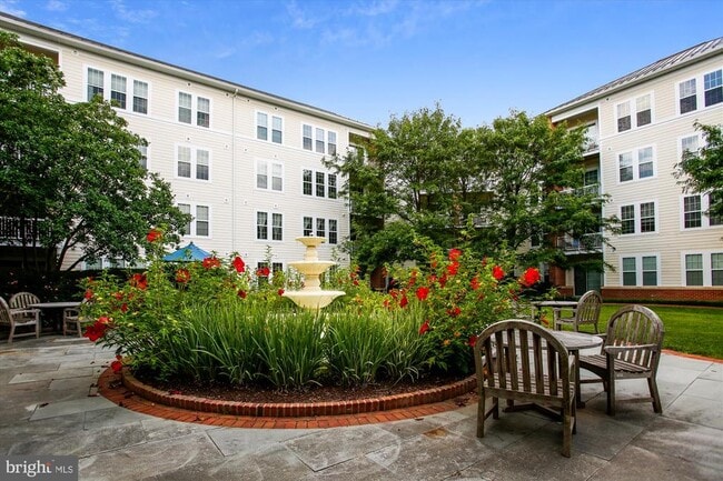 Building Photo - 171 Barrett Pl