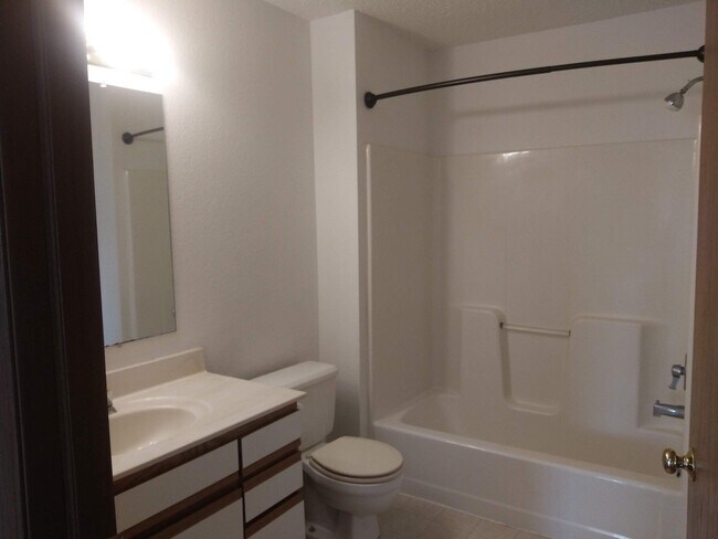 Building Photo - 200 Cardinal Dr