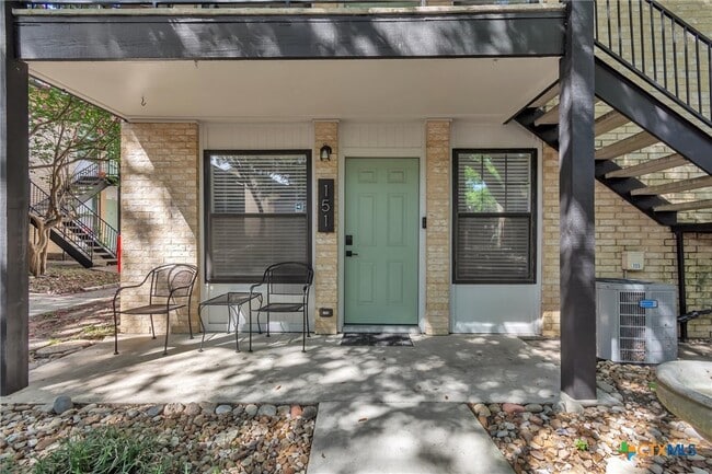 Building Photo - 1624 Aquarena Springs Dr