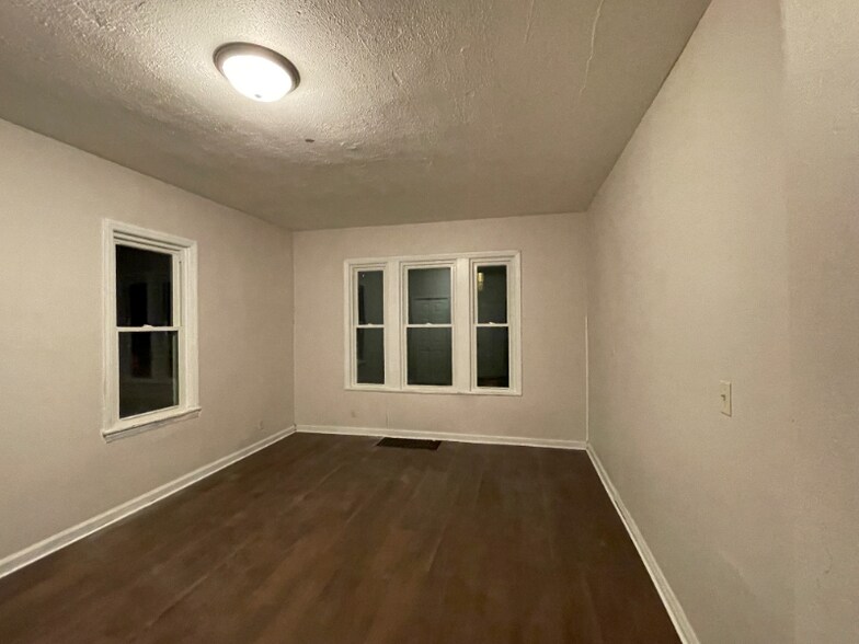 Building Photo - 6121 12th Ave