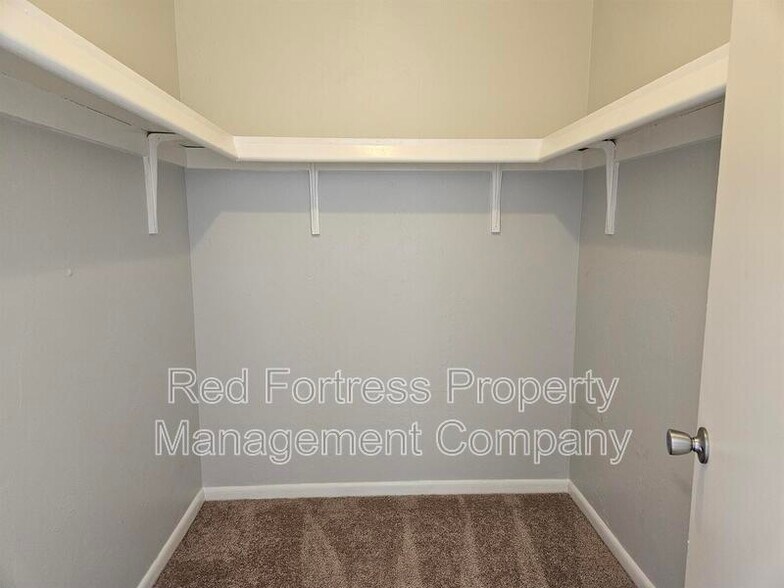 Building Photo - 4031 SW 7th Pl