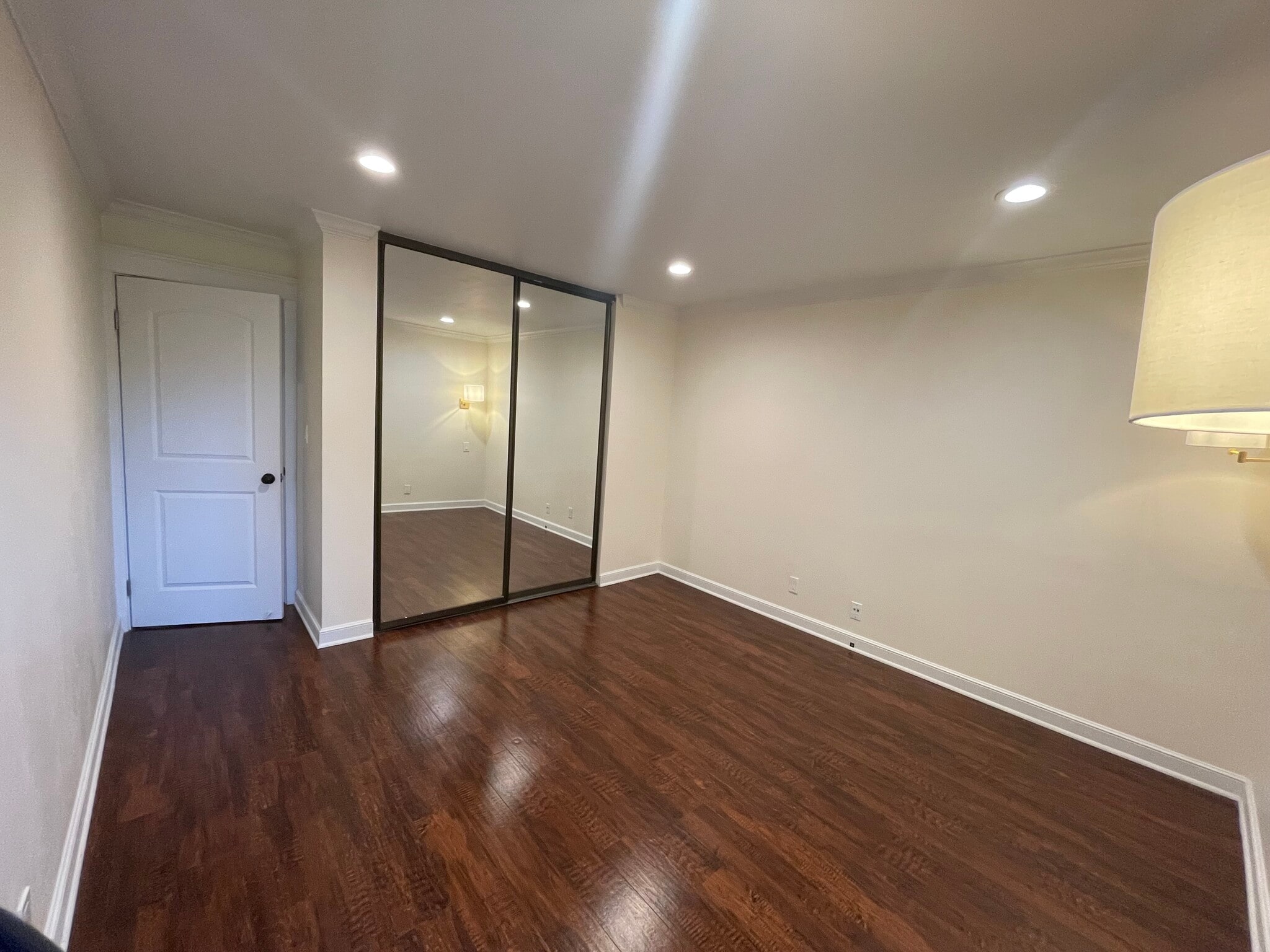 Building Photo - 480 E Okeefe St