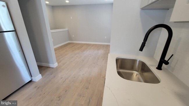 Building Photo - 4663 Umbria St