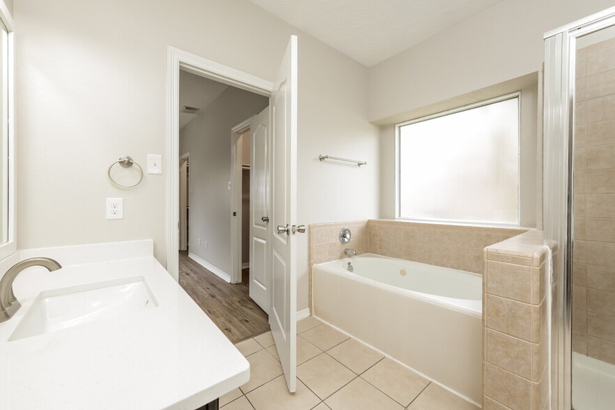 Building Photo - 26118 Cypresswood Dr