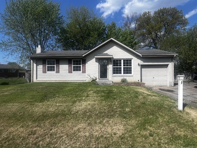 Primary Photo - 230 S Circlecrest Dr