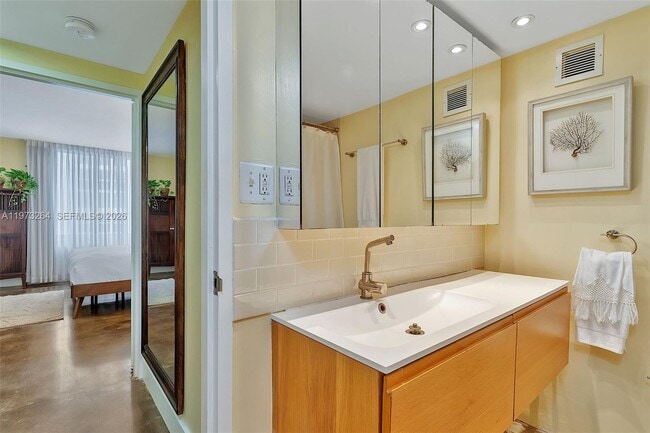 Building Photo - 1200 West Ave