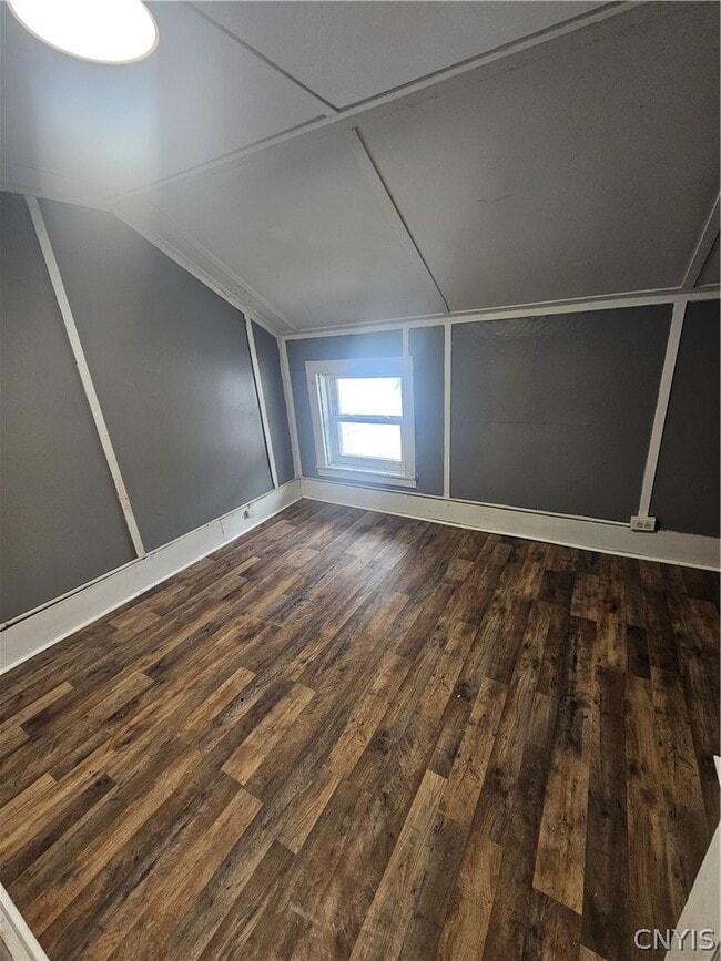 Building Photo - 8 S Main St