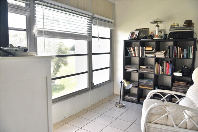 Building Photo - 7807 Golf Cir Dr