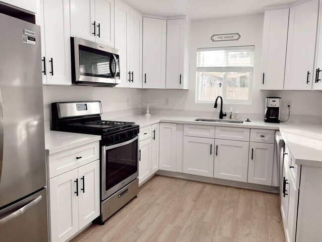 Building Photo - 2502 N 29th Pl