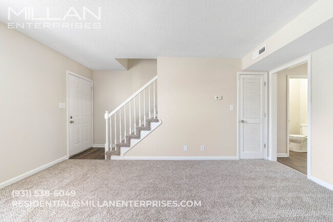 Interior Photo - 510-520 Hietts Ln